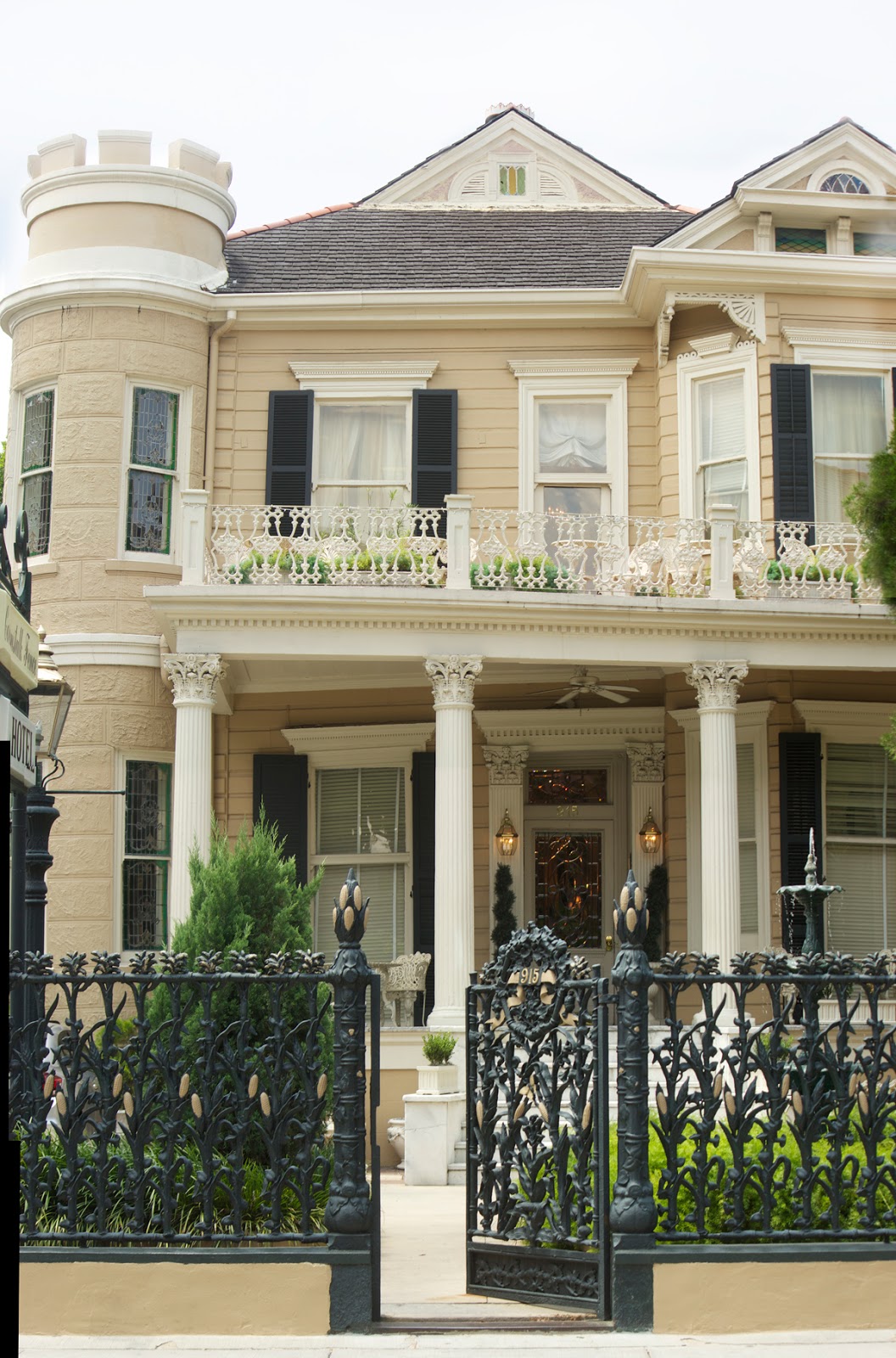 Cornstalk hotel in the French Quarter -photo by Quiet Lion Creations